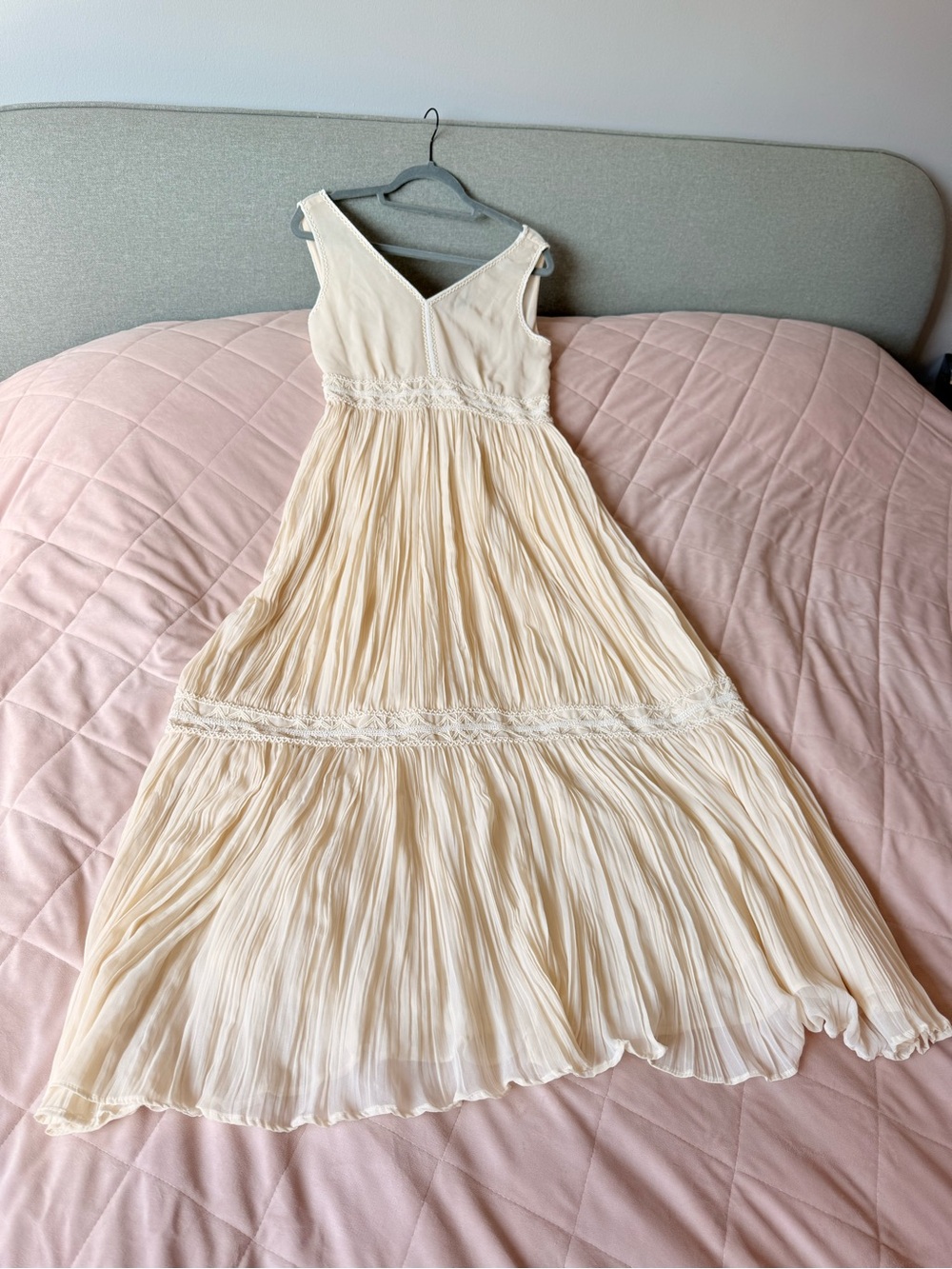 Massimo Dutti Cream Pleated V-Neck Maxi Dress